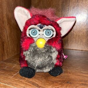 Furby 1999 Tiger Hasbro Model 70-800 Red Wolf Blue Eyes w/Tags RARE HTF VINTAGE